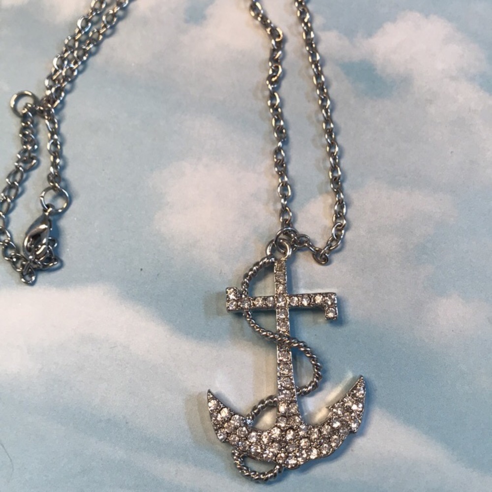 Silver anchor necklace